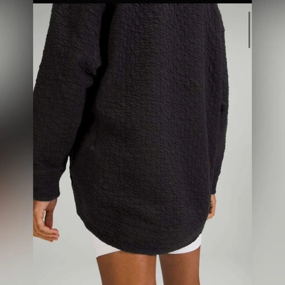 NWOT Lululemon|| Rippled V-Neck Pullover in Black Size 4 - Picture 4 of 11